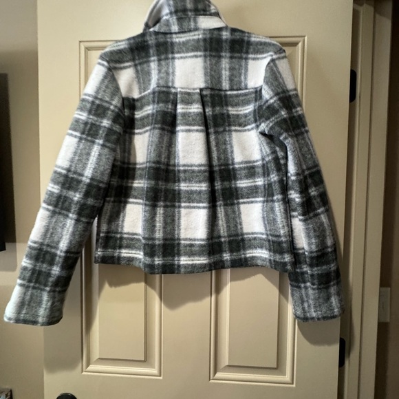 Great used condition banana republic shacket style jacket. Sz m - Picture 12 of 12